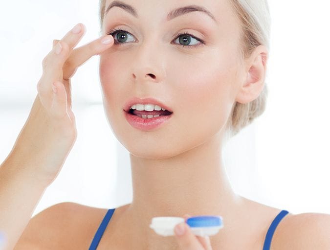 How_to_Avoid_Broke_Contact_Lenses_row_1