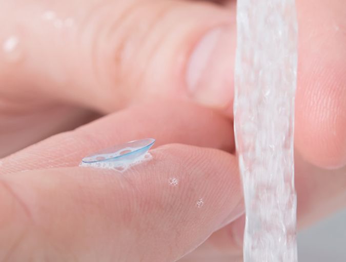 Is_it_safe_to_clean_and_store_contact_lenses_in_water_row_1