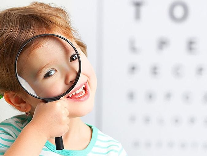 First_ophthalmological_check-up_in_children_row_1